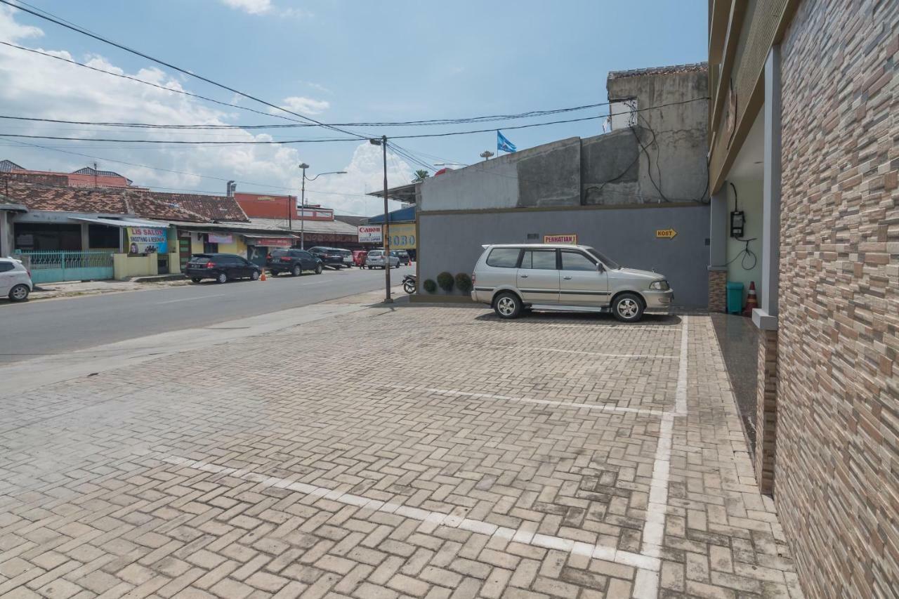 Hotel Reddoorz At Gatot Subroto Lampung à Bandar Lampung Extérieur photo